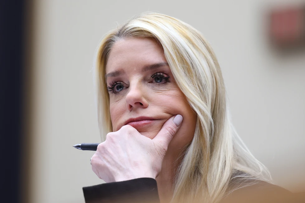 Başsavcı Pam Bondi, Epstein dosyalarıyla ilgili Kongre sorularını yanıtlamak üzere ifadeye çağrıldı