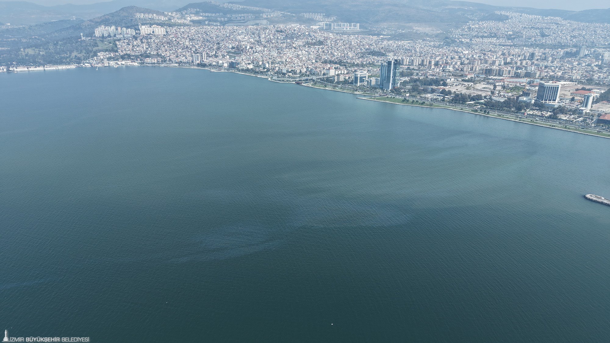 İzmir Körfezi’nde yine dış kaynaklı kirlilik alarmı