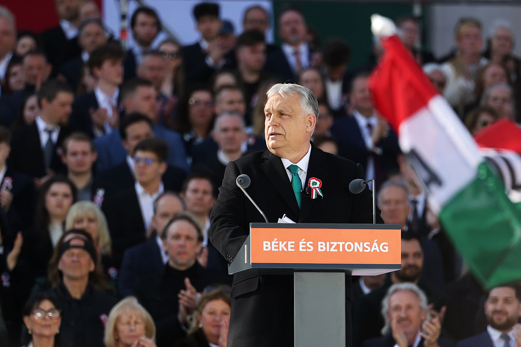 Macaristan, Ukrayna’ya gaz sevkiyatını aşamalı olarak durduracak