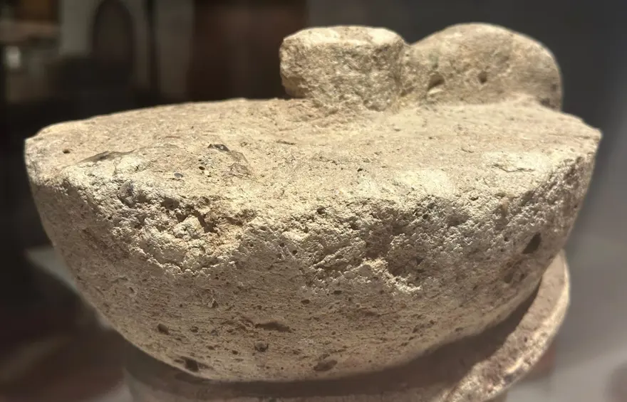 791 yıl önce oyuldu. Şifayı ve yenilenmeyi temsil ediyor