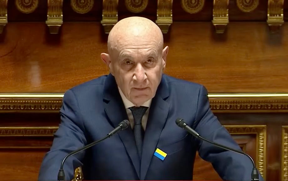 Fransız senatör Trump kabinesini sert sözlerle hedef aldı