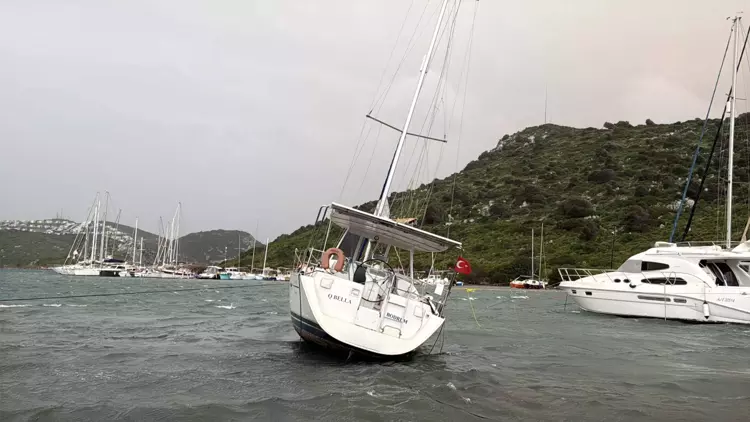 Bodrum’da tam fırtına günlük yaşamı olumsuz etkiledi