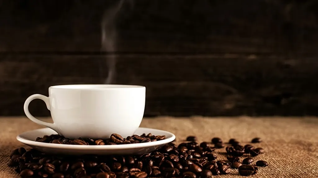 Gece kahve içmek riskli davranışları artırıyor: Özellikle kadınlar etkileniyor