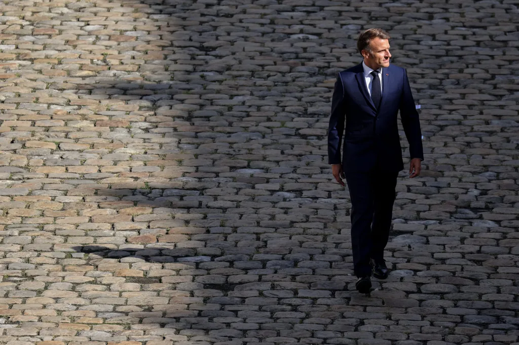 Macron’un yakın çevresi dağılmaya başlıyor