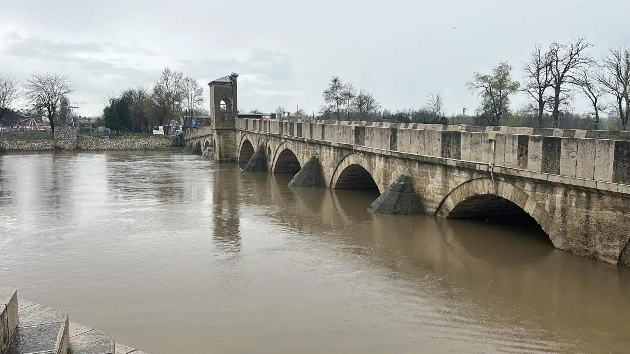 Debisi artan Meriç ve Tunca nehirleri için 'sarı alarm'