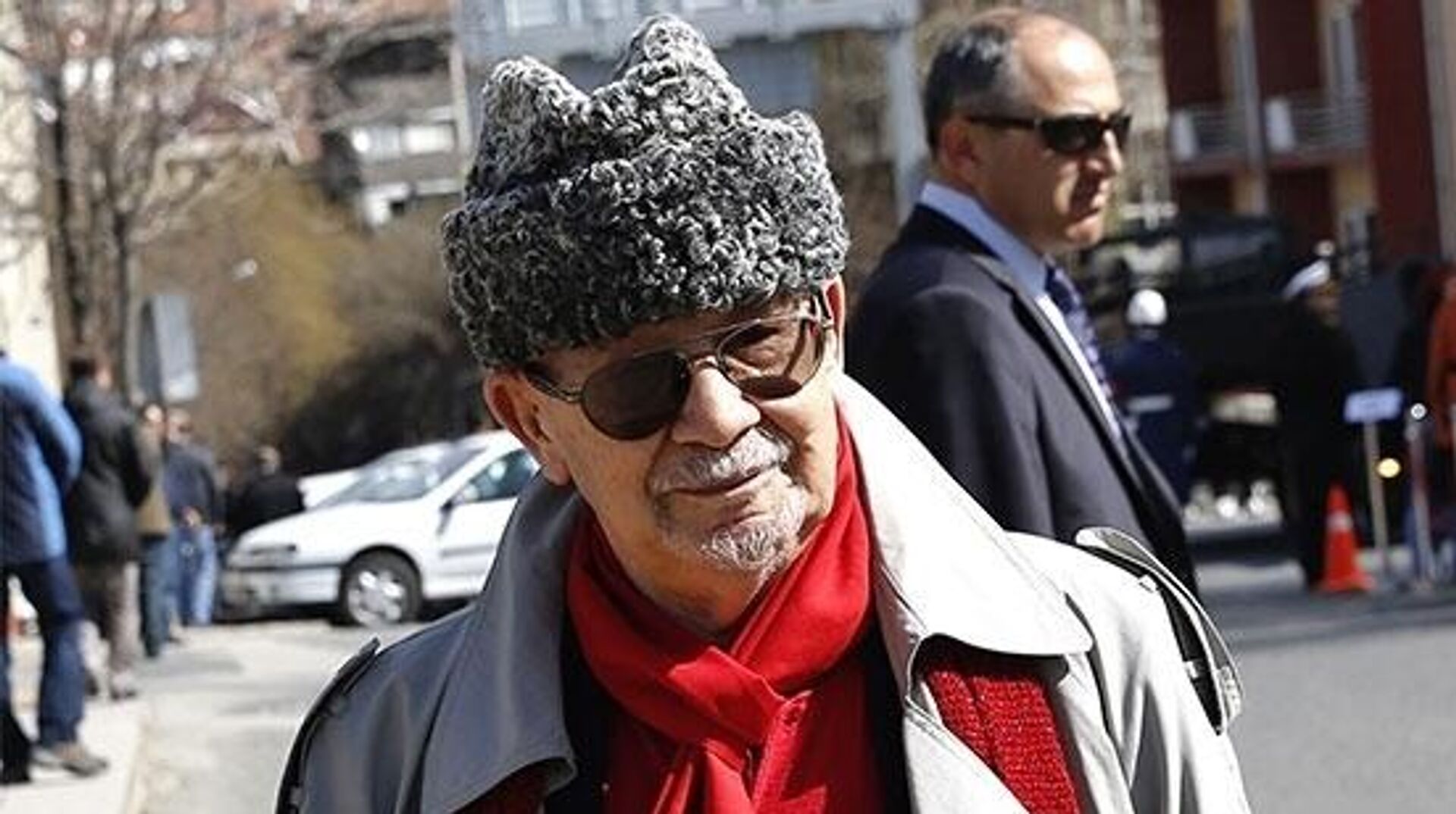 Yalçın Küçük hayatını kaybetti