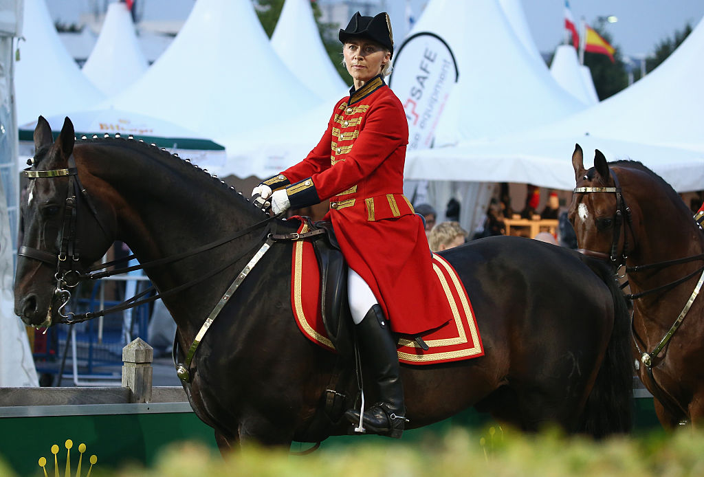 Von der Leyen, “olağanüstü” atlara övgüsünde beygir gücüne atıfta bulundu
