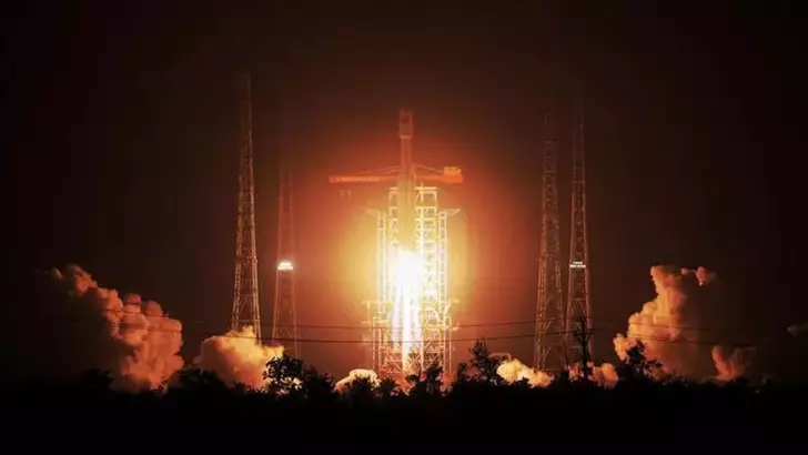 Çin, uzaya yeni internet uyduları gönderdi