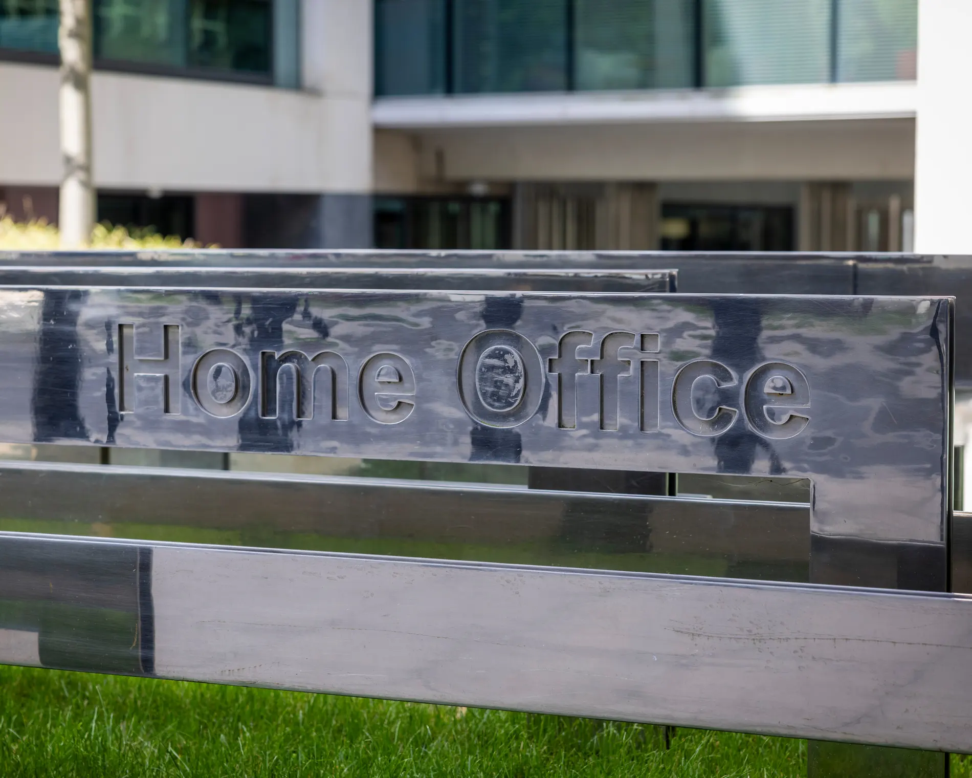 Brexit sonrası AB vatandaşlarının İngiltere’de yaşama haklarına yönelik sıkı denetim başlıyor