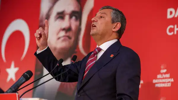 Özgür Özel'den 'Ümit Erkol' tepkisi: 'İmza yetkisi bile yoktu'