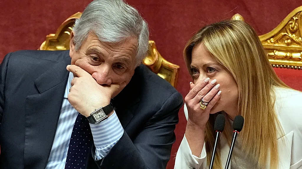 İtalya'dan İsrail'e askeri fren