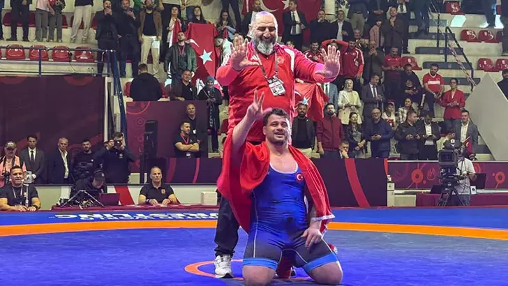 Avrupa’nın en büyüğü Rıza Kayaalp