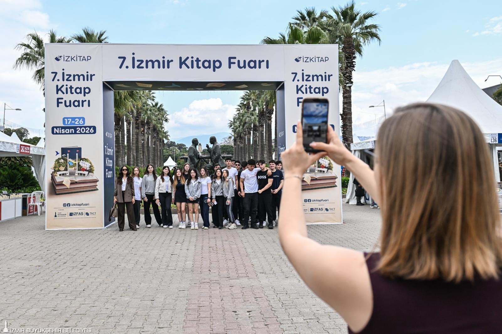 İZKİTAP’ta bilim ve edebiyat buluşmaya devam ediyor