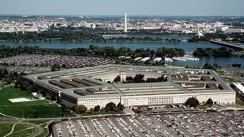 Pentagon daha önce görülmemiş 'UFO belgelerini' yayımladı