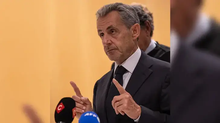 Fransa Eski Cumhurbaşkanı Sarkozy için istenen ceza belli oldu