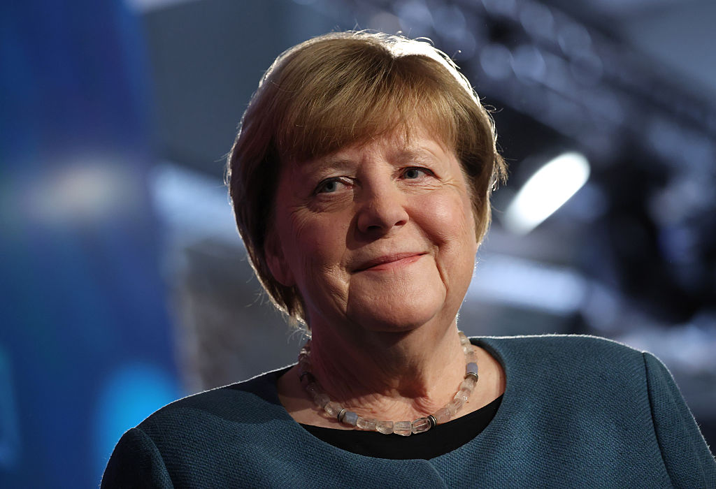 Merkel, Rusya ile doğrudan görüşmeler yapılması çağrısında bulundu