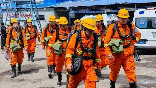 Çin'in kuzeyindeki bir kömür madeninde meydana gelen patlamada en az 90 kişi hayatını kaybetti