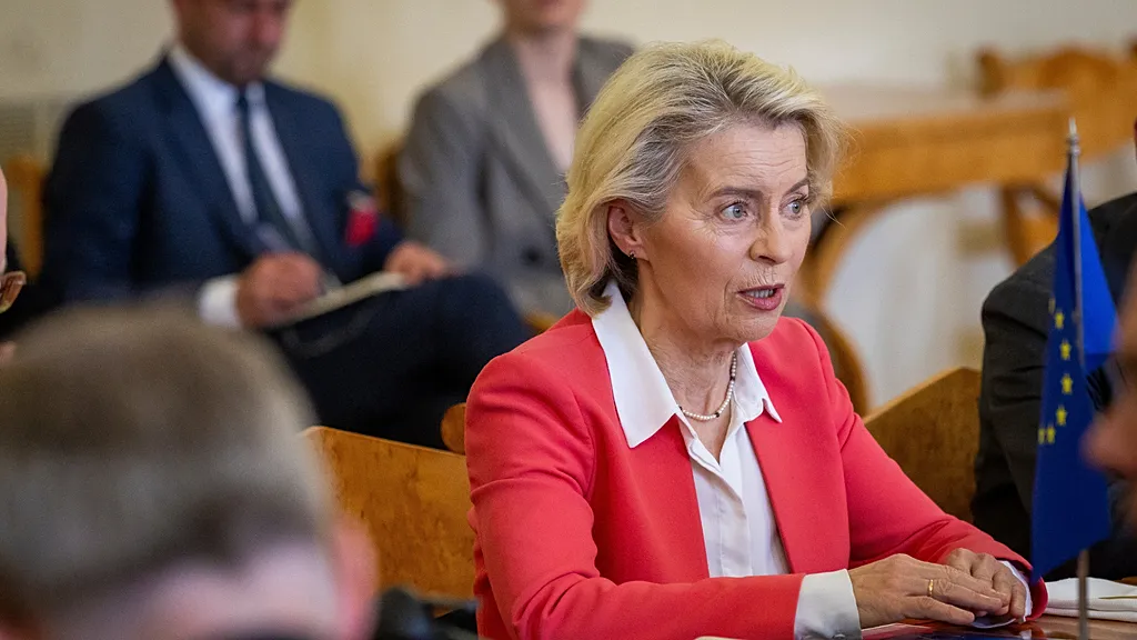 Von der Leyen hibrit tehditlere karşı uyardı