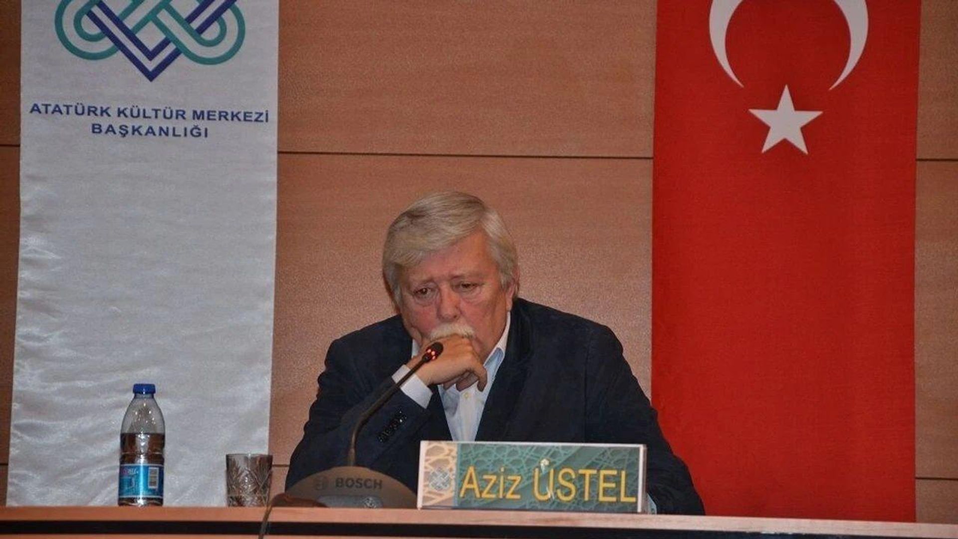 Ünlü televizyoncu Aziz Üstel hayatını kaybetti