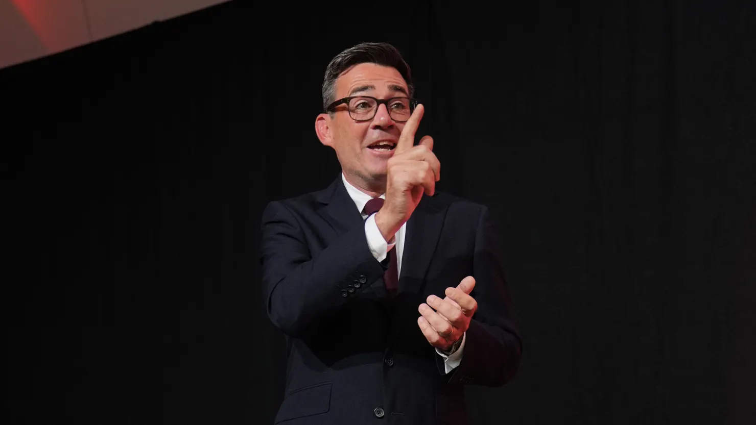 İngiltere'nin Yeni Başbakanı Andy Burnham, Dijital Kimlik Projesini Rafa Kaldırıyor