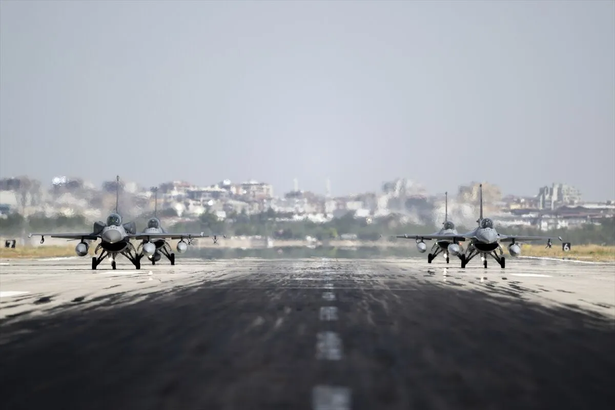 Türk F-16'ları Baltık semalarında 7/24 alarm görevinde olacak