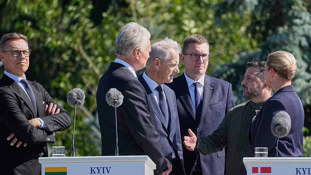 Batılı liderler Kiev’de, Ukrayna ordusu Rusya’nın Ozon firmasını hedef alıyor