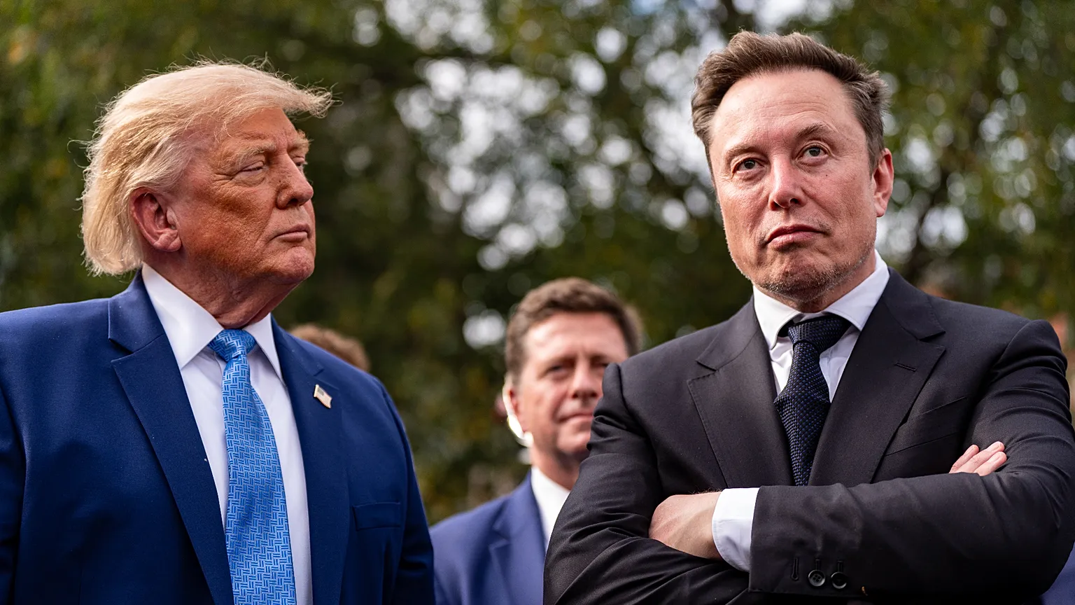 Elon Musk, Trump yönetimine geri dönüyor