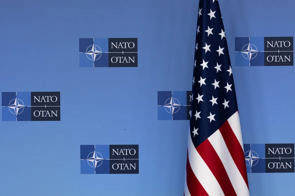Avrupa, NATO VIP Kulübüne Karşı Tepkili