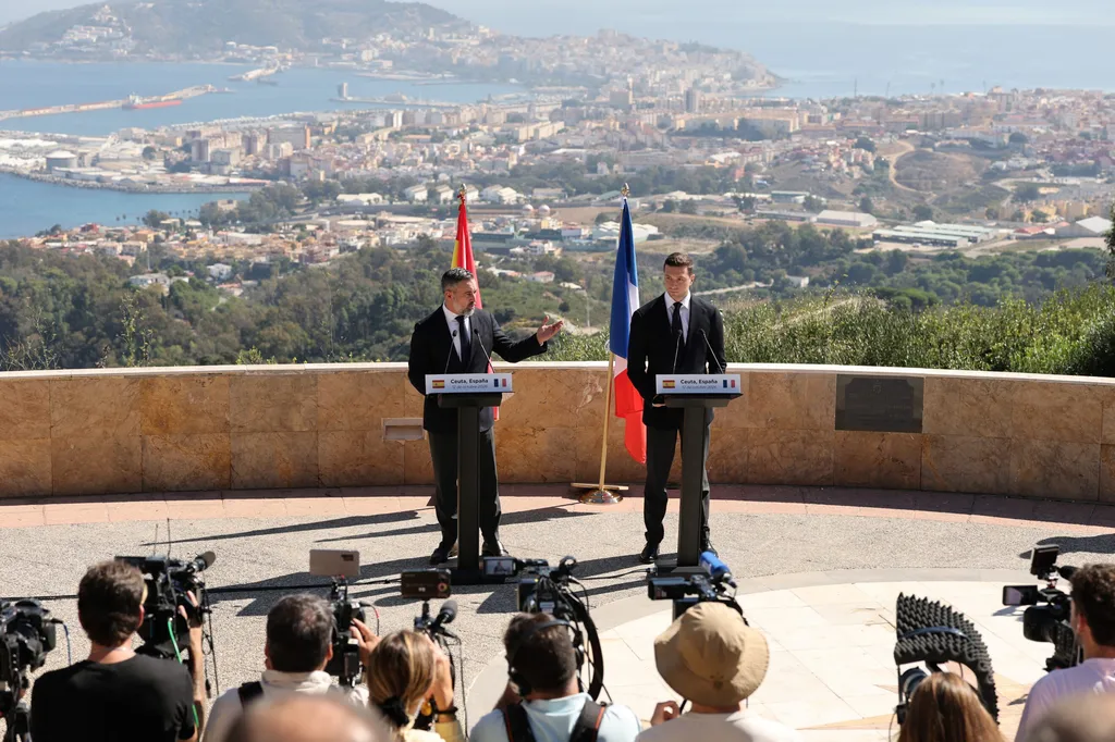 Fransız ve İspanyol aşırı sağcı liderler kritik seçimler öncesinde güçlerini birleştiriyor