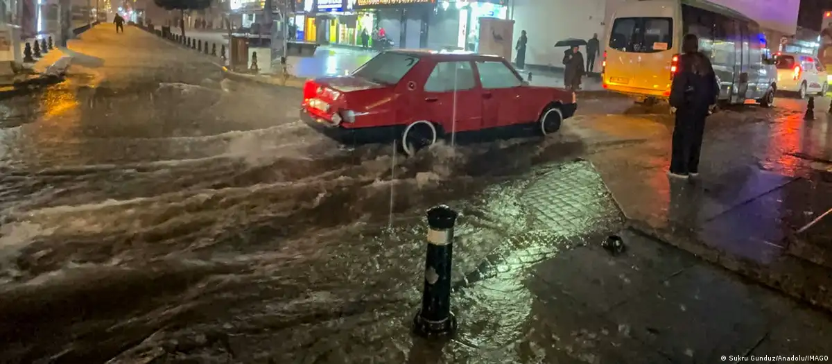 Sel mağduru İstanbul esnafına 80 milyon liralık destek