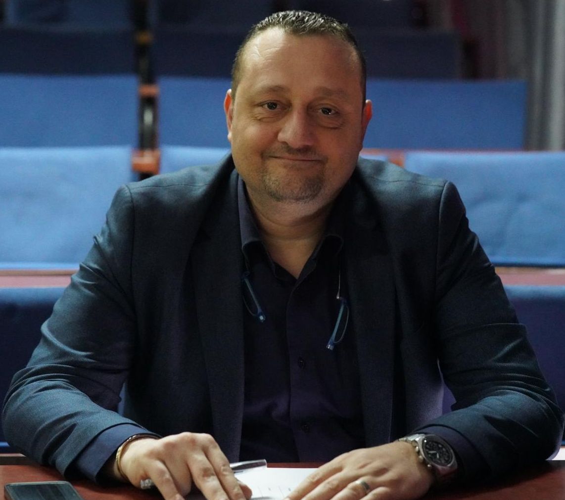 Prof. Dr. Yiğit UYANIKGİL