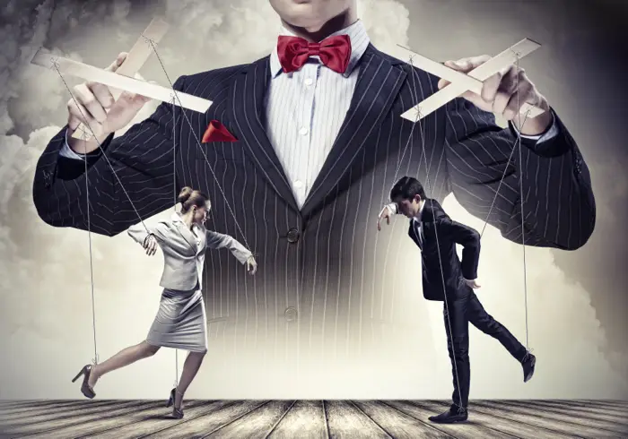 Manipülatif Söylemden Toplumsal Travmaya